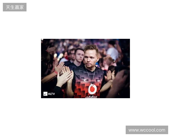 阿森纳丢联赛杯，基翁在节目上情绪失控和一名曼联球迷对线